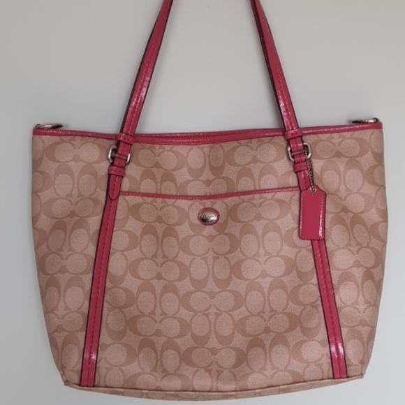 Coach Handbags - Coach tote